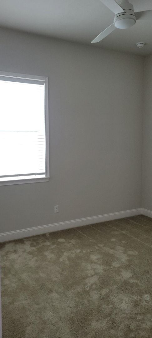 Building Photo - 3/2 with 2 car garage. Newer Construction home in Oakmont
