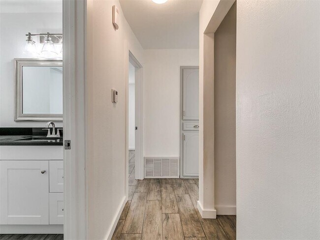 Building Photo - 2808 SW 88th St