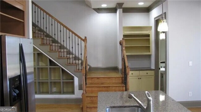 Building Photo - 6556 Bennington Bluff Ct