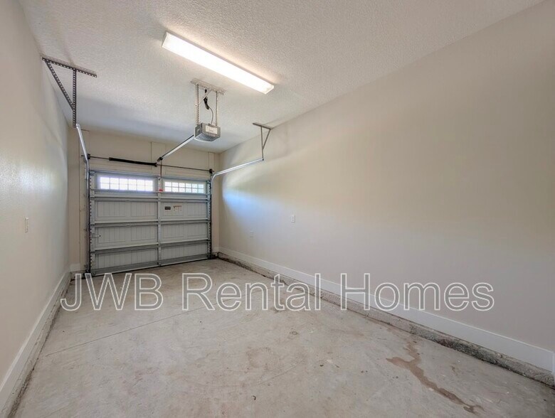 Building Photo - 115 11th St S