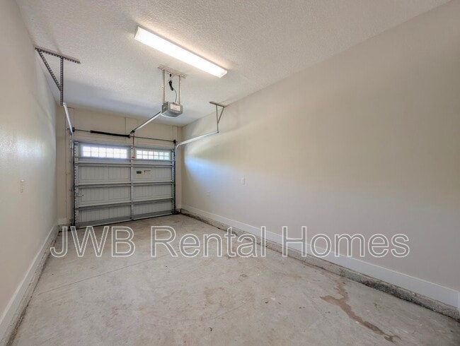 Building Photo - 115 11th St S