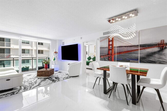 Primary Photo - 6917 Collins Ave