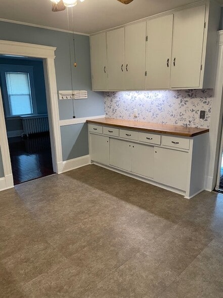 Kitchen - 381 Ward St