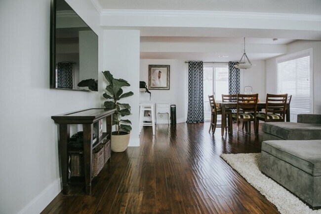 Building Photo - 3 Bed 2.5 Bath in Orem