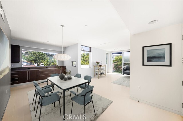 Building Photo - 1351 Havenhurst Dr