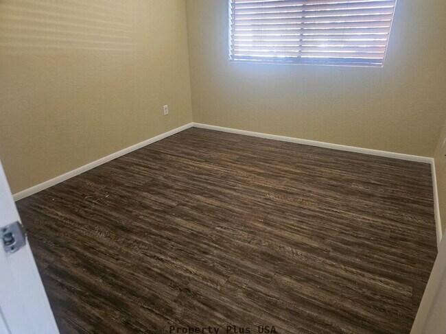 Building Photo - 3810 N Maryvale Pkwy