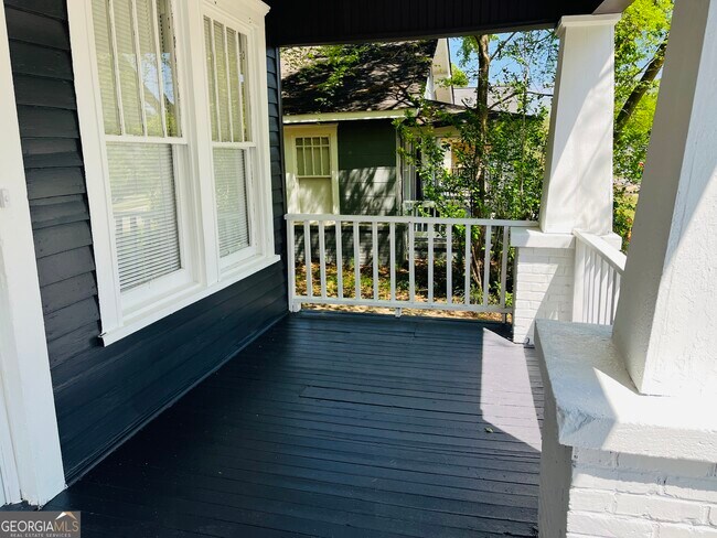 Building Photo - 410 Alford St