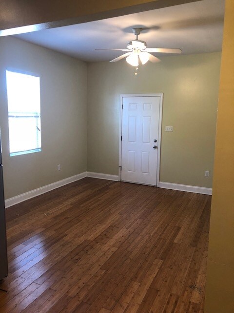 Living/Dining Room Combo - 2044 Almonaster Ave