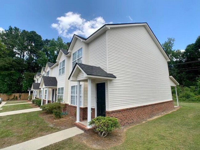 Building Photo - 4062 Cedars Pkwy