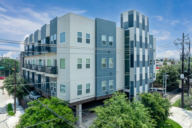 1011 Studemont St - Alternate - 1011 Studemont St