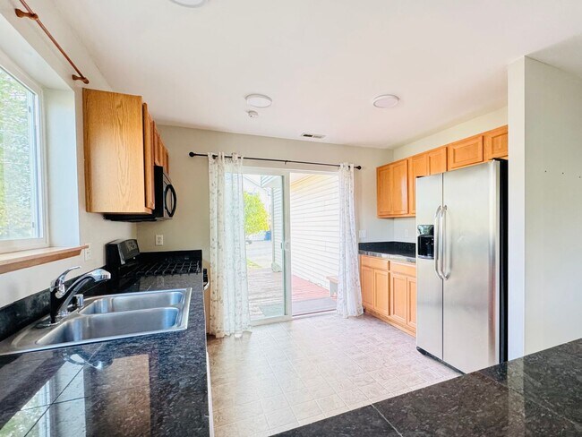 Building Photo - 5330 Larrabee Way