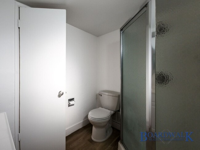 Building Photo - Spacious 4-Bed Home with Basement & Covered Patio