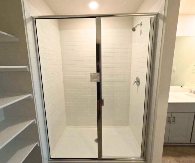 Building Photo - 424 NEW ALBANY Ln