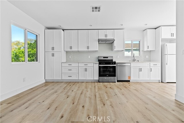 Building Photo - 14448 Pinney St