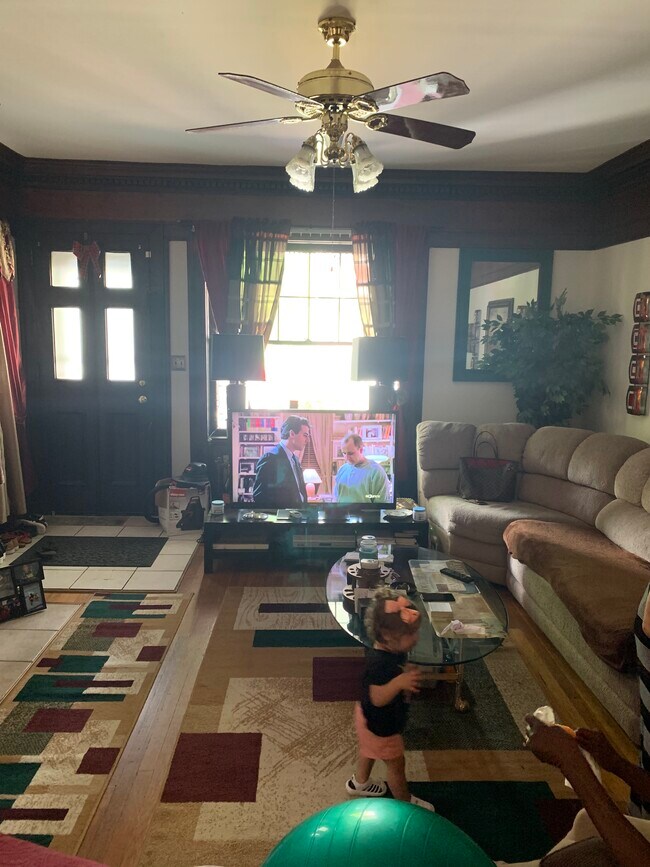 Building Photo - 418 Edgemont St