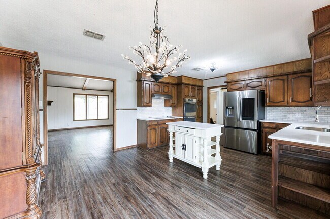 Building Photo - 5703 80th St