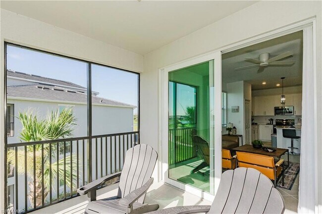 Building Photo - 15275 Green Acre Avenue Unit 338
