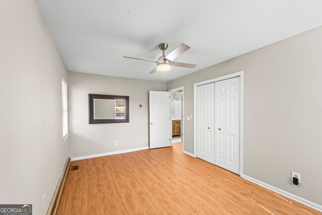 Building Photo - 4421 Jacobs Dr SW
