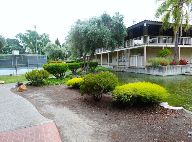 Building Photo - 410 N Civic Dr