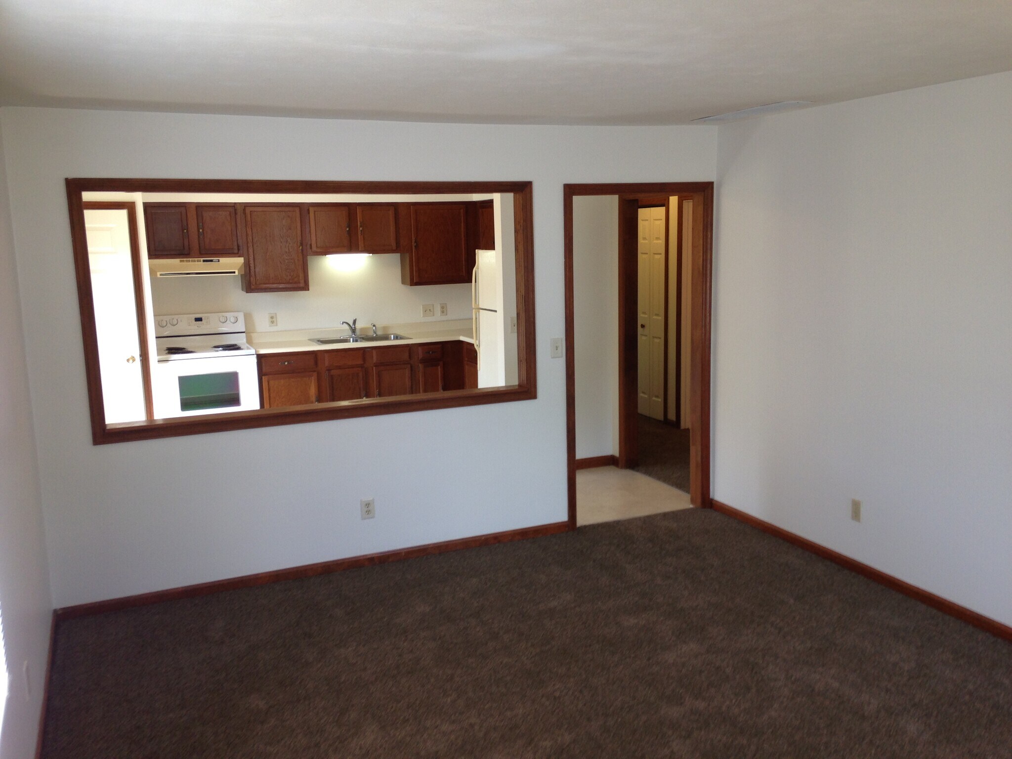 Building Photo - 1884 Shawnee Dr