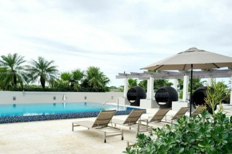 Building Photo - 1551 N Flagler Dr