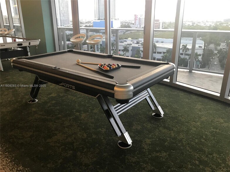 Building Photo - 488 NE 18th St