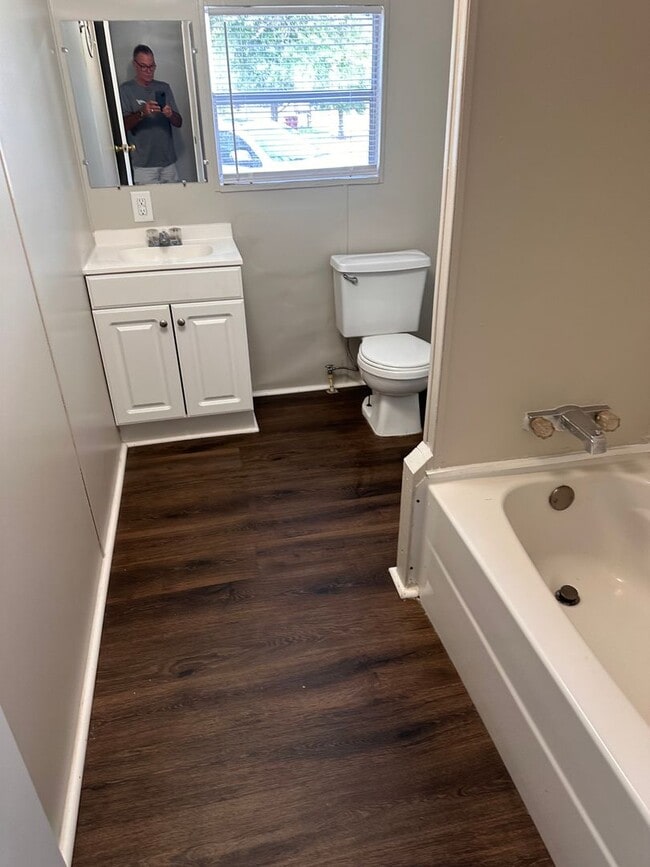 Building Photo - 4451 Goldfinch Way