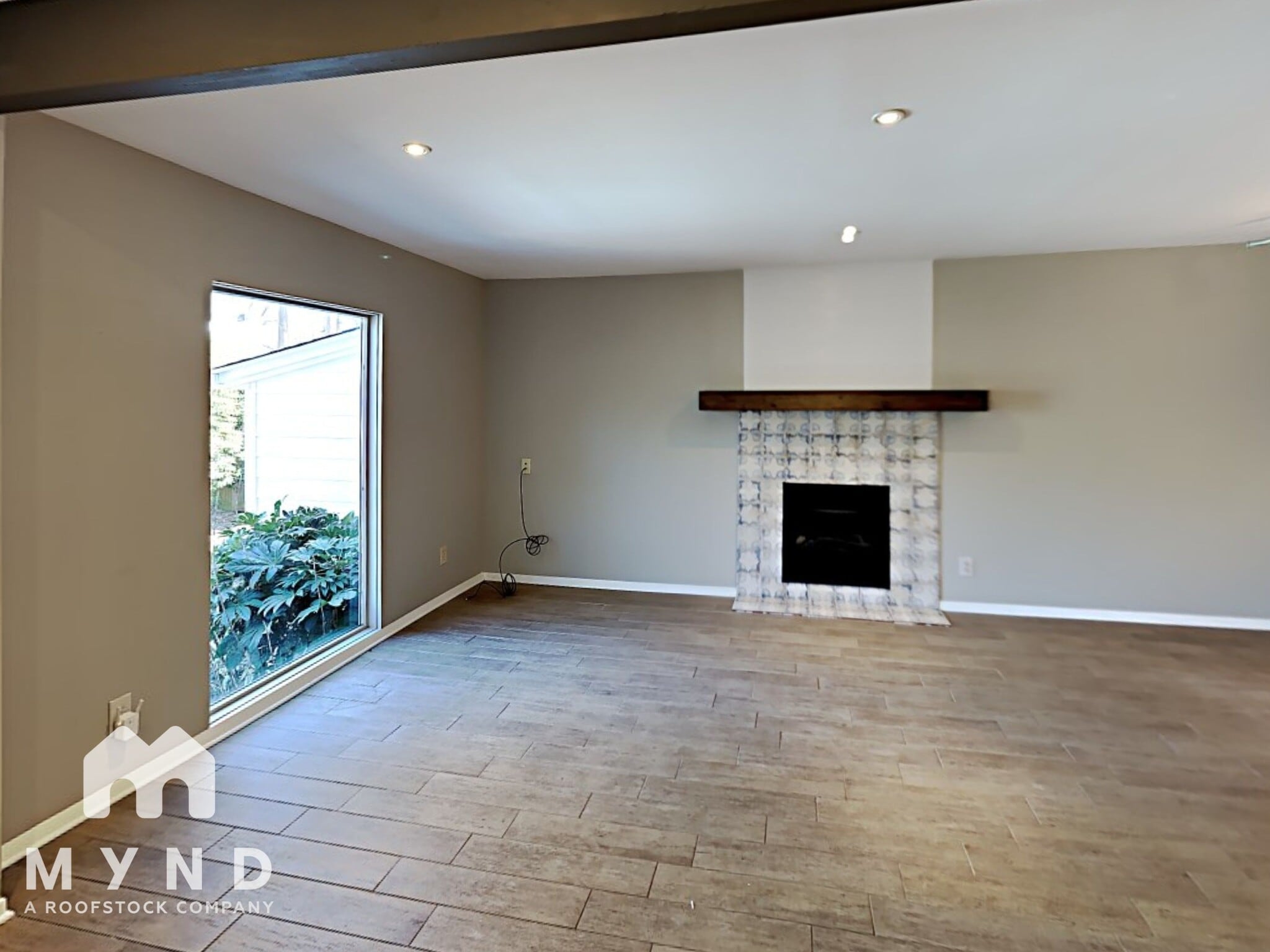 Building Photo - 3120 Skyland Dr NE