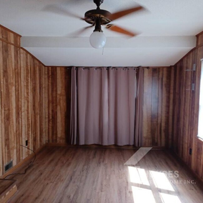 Building Photo - 136 Forest Hills Dr