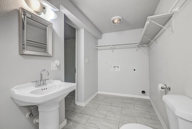 Building Photo - 1708 19th St
