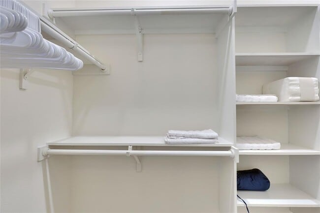 Building Photo - 808 Lydia St