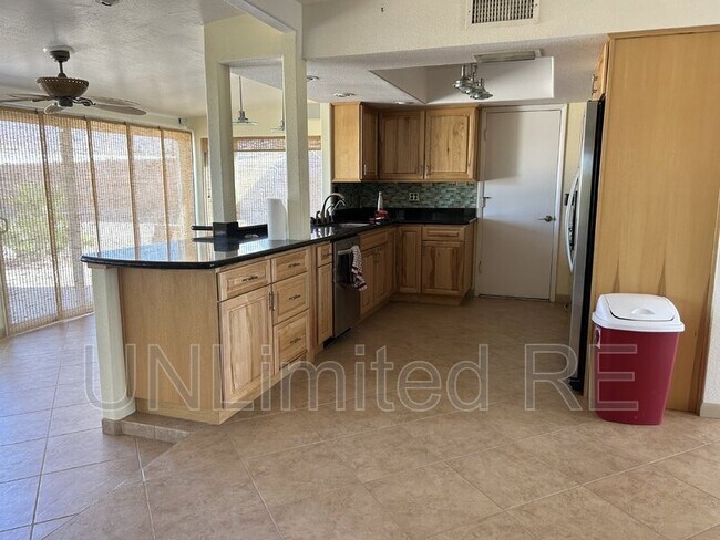 Building Photo - 2805 Cisco Dr N