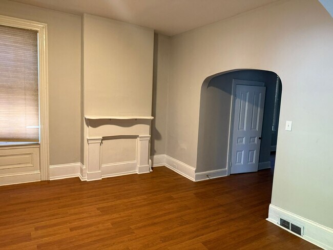 Building Photo - Beautiful Victorian Rowhome with Modern Updates – Available Now!