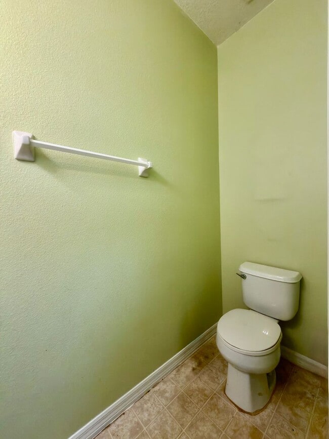 Building Photo - 2305 Betsy Ross Ln