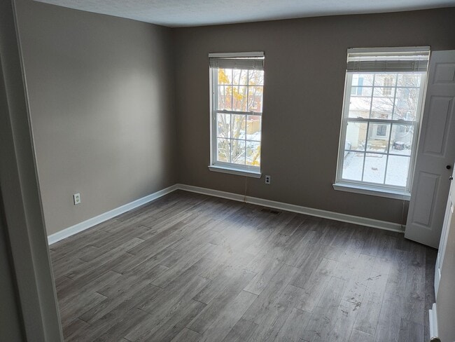 Building Photo - Beautifully maintained 4-bedroom, 2.5-bath over 2,200 sqft with a 2 car garage!