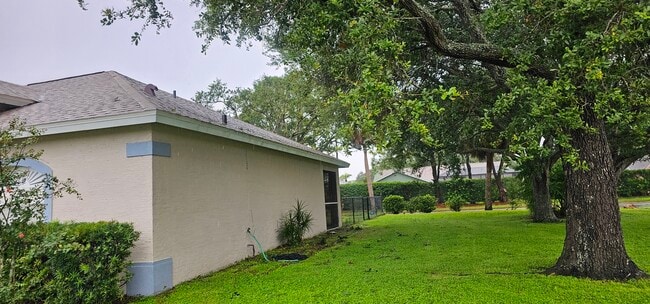 Building Photo - 3219 58th Terrace E