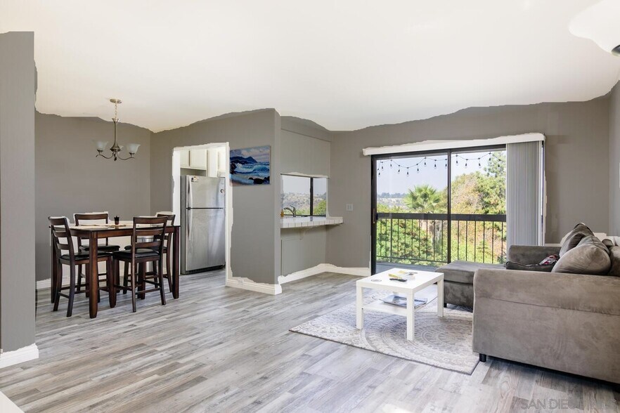 Building Photo - 5125 Fontaine St