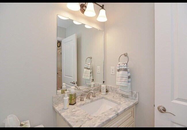 Building Photo - 8 Sourwood Cir