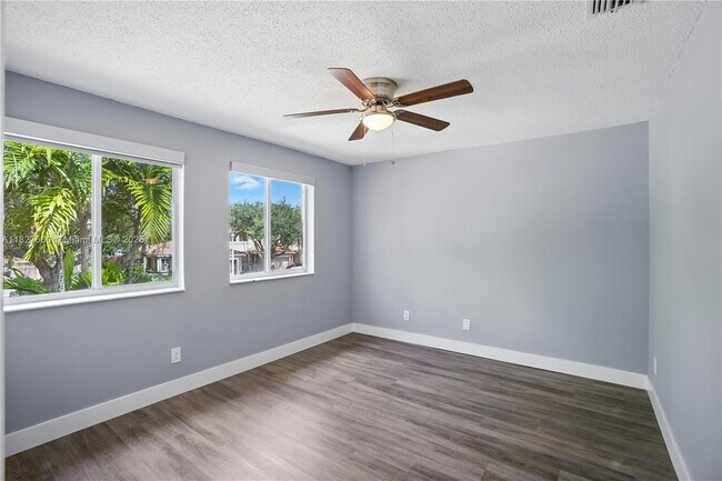 Building Photo - 1723 SW 109th Terrace