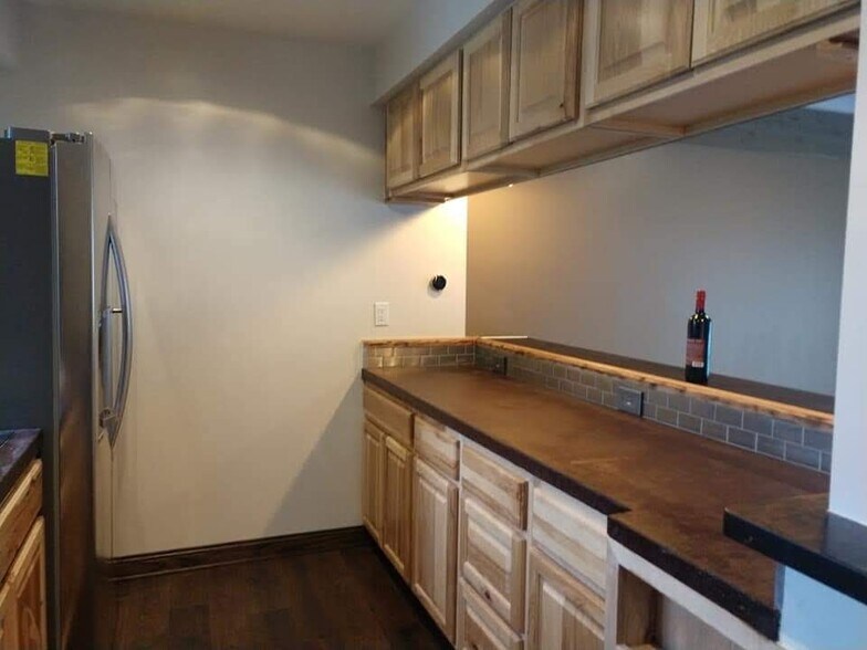 Building Photo - 6212 Tennis Ct