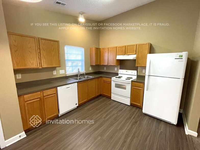Building Photo - 843 Anchor Way NE
