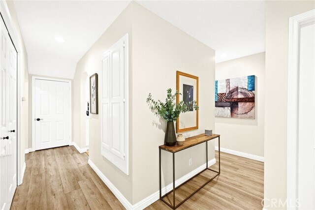 Building Photo - 1647 N Santa Anita Ave