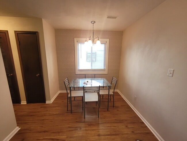 Building Photo - 2 Bedroom, 2.5 Bath Condo with with Ocean ...