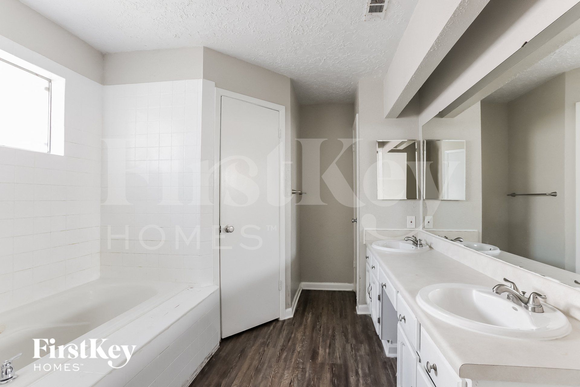 Building Photo - 22403 Ivygate Dr