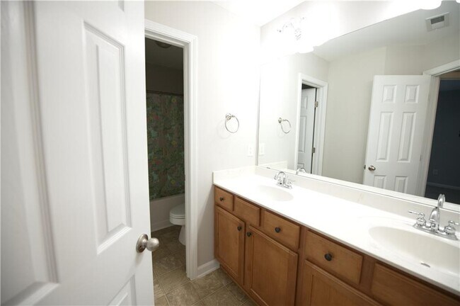 Building Photo - 4330 Granby Cir