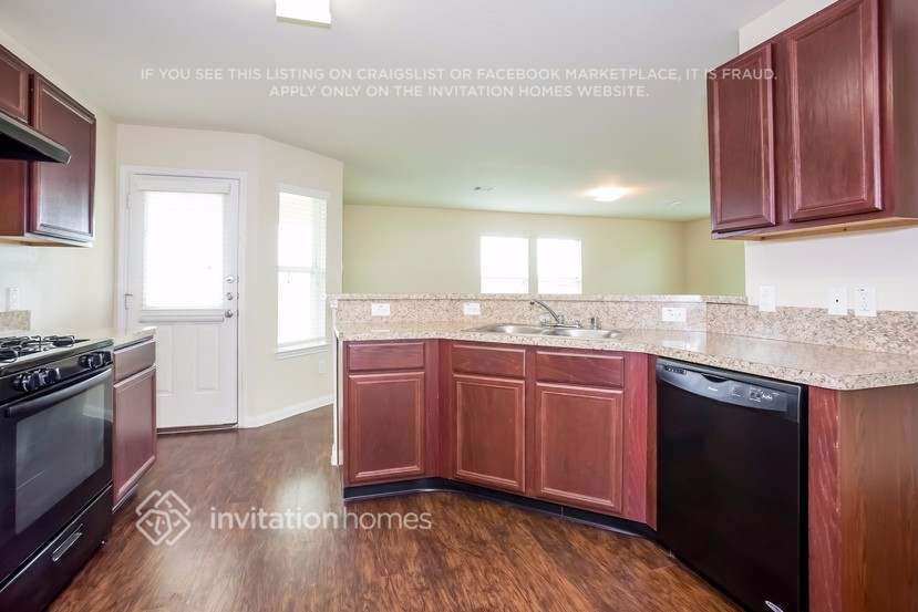 Building Photo - 11407 La Perla Dr