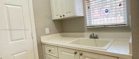 Building Photo - 6524 Hidden Cove Dr