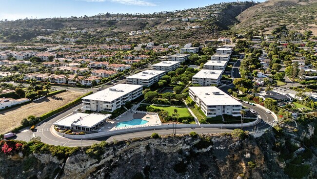 Building Photo - 32735 Seagate Dr