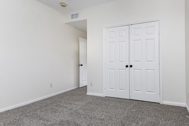 Building Photo - 35 S Avonlea Cir