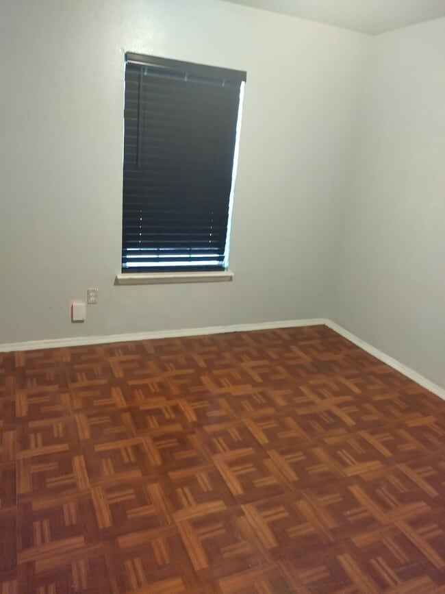 Building Photo - 4403 S Roberts St
